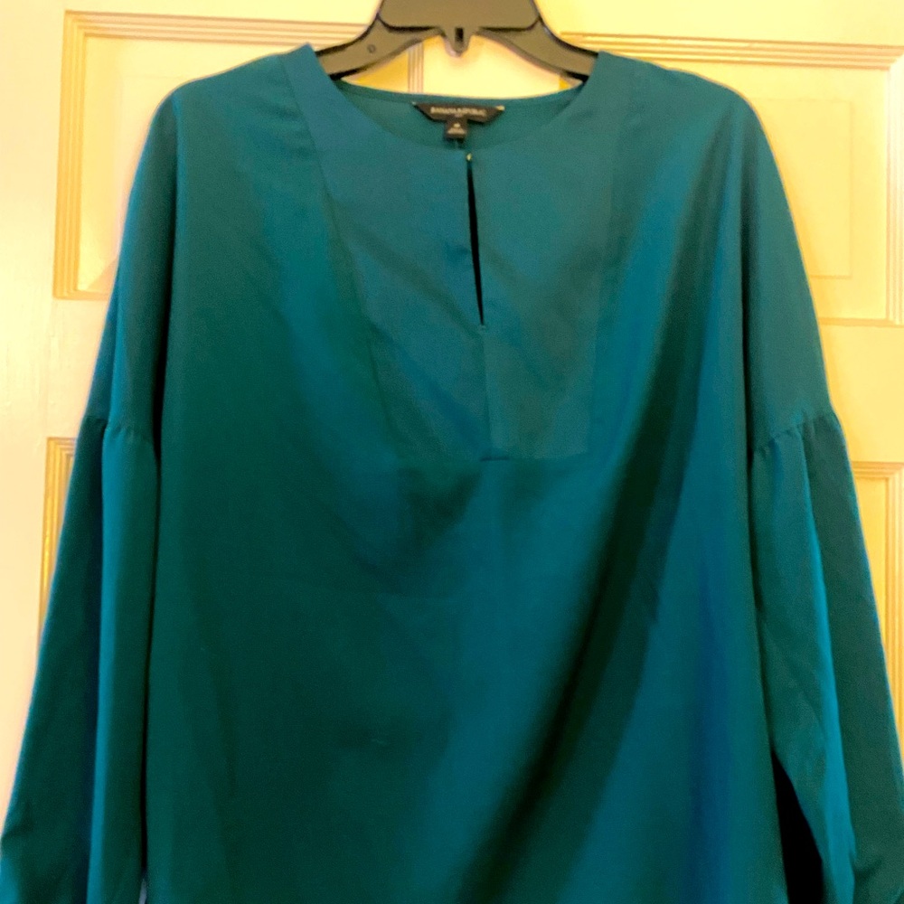 Emerald green dress blouse with hook closure